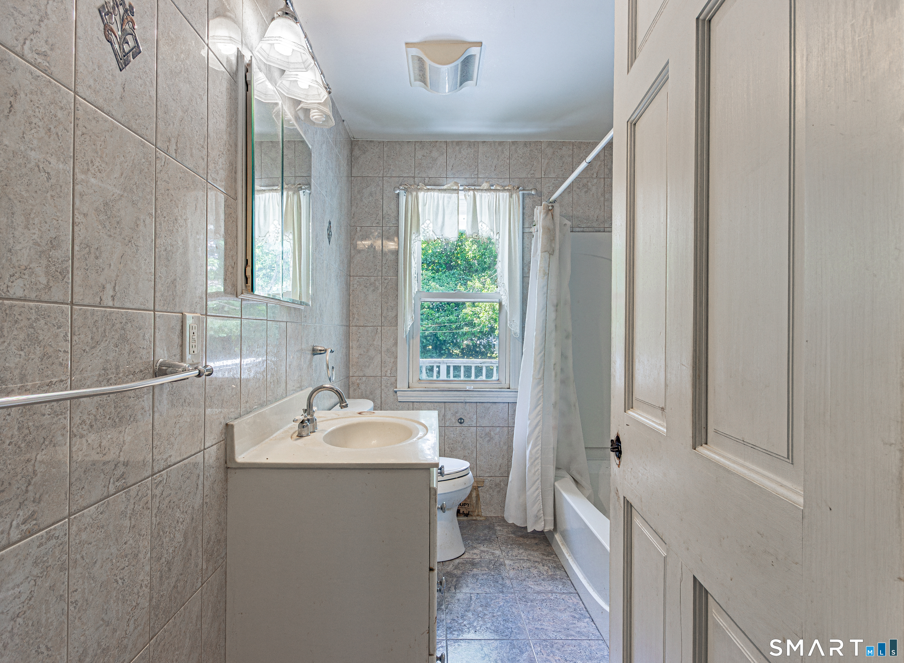 38 Fleetwood Drive Waterbury CT 06706