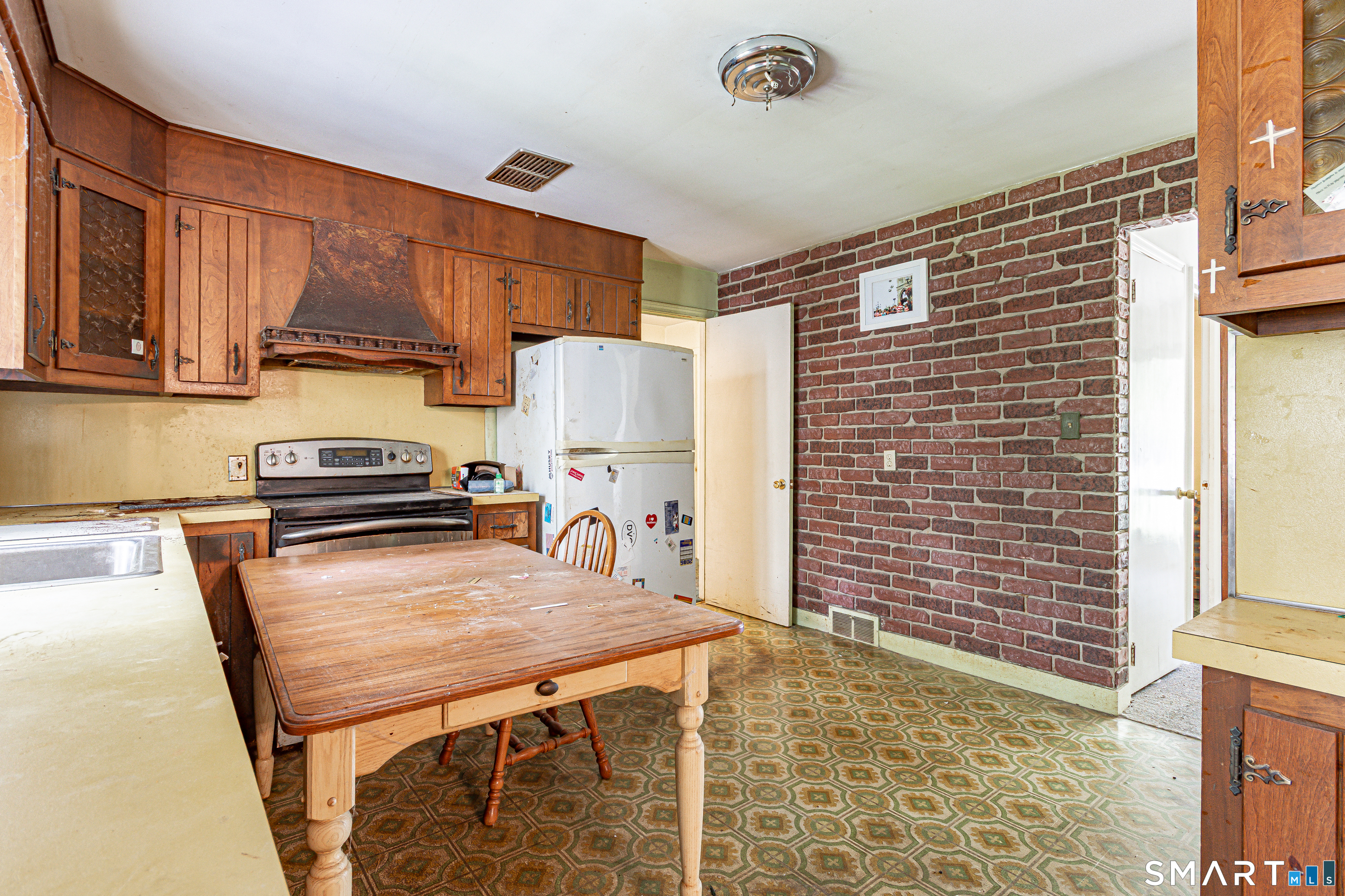 38 Fleetwood Drive Waterbury CT 06706