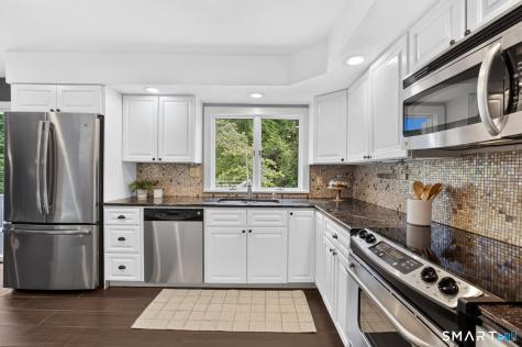 12 Walker Drive Simsbury CT 06070