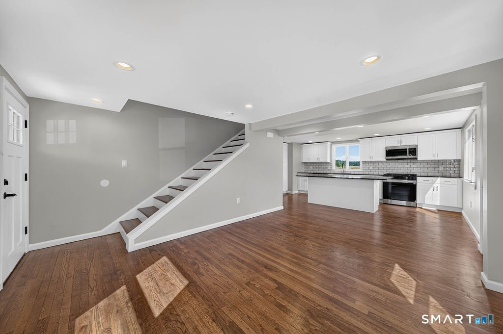 102 Vista Drive East Haven CT 06512