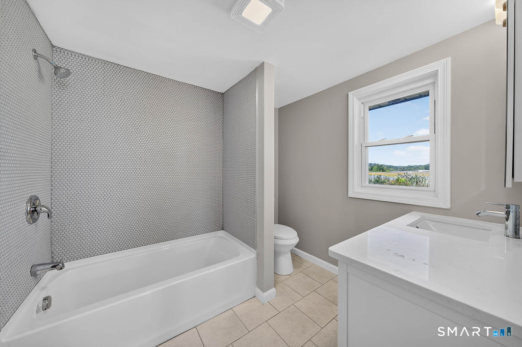 102 Vista Drive East Haven CT 06512