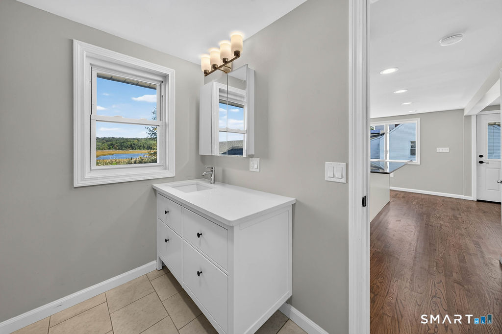 102 Vista Drive East Haven CT 06512