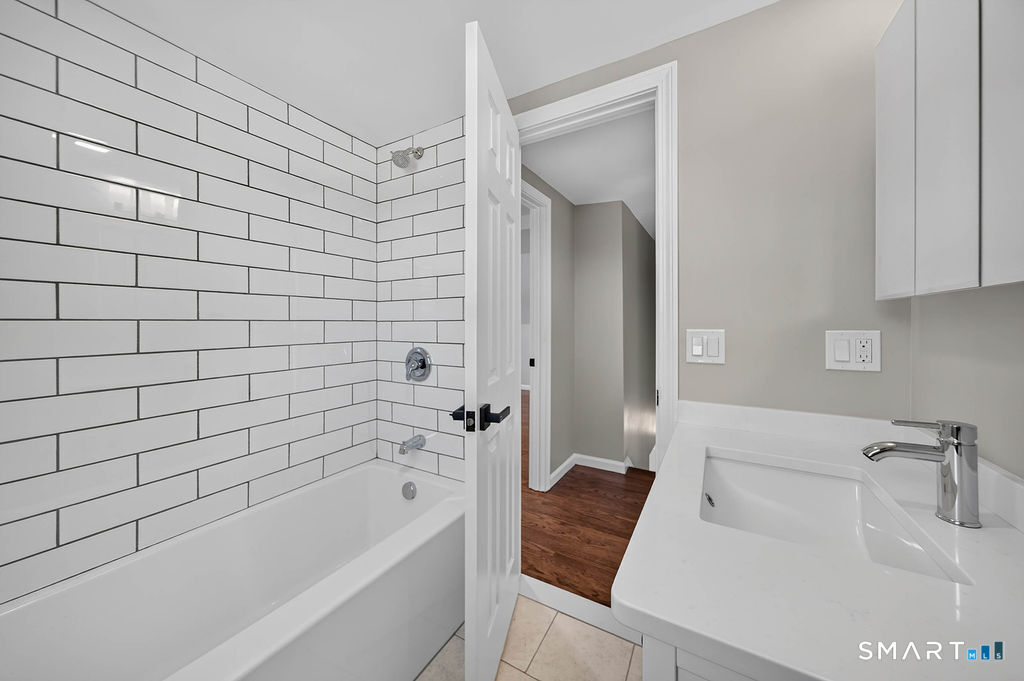 102 Vista Drive East Haven CT 06512