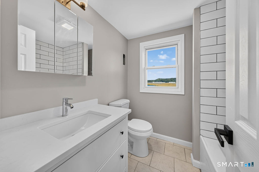 102 Vista Drive East Haven CT 06512