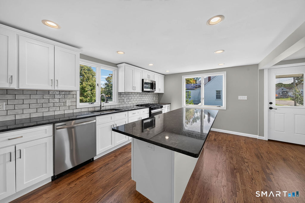 102 Vista Drive East Haven CT 06512