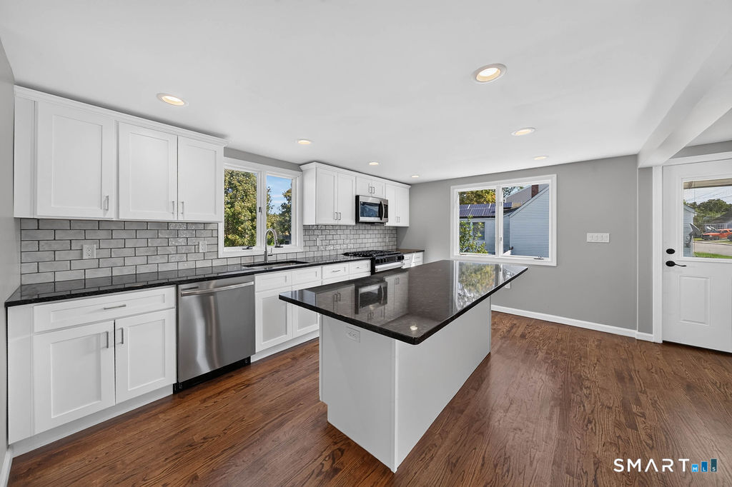 102 Vista Drive East Haven CT 06512