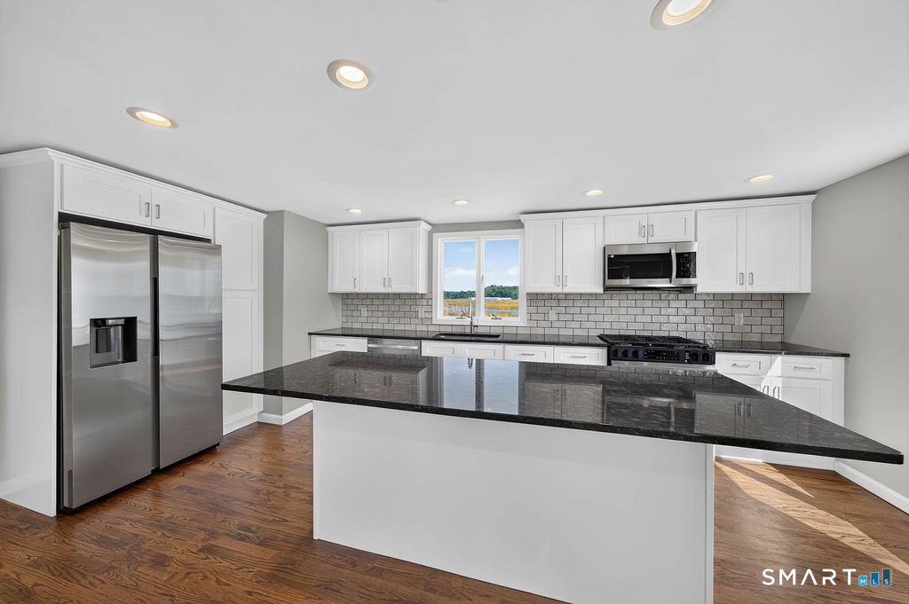 102 Vista Drive East Haven CT 06512