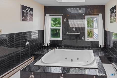22 Jordan Terrace Waterford CT 06385
