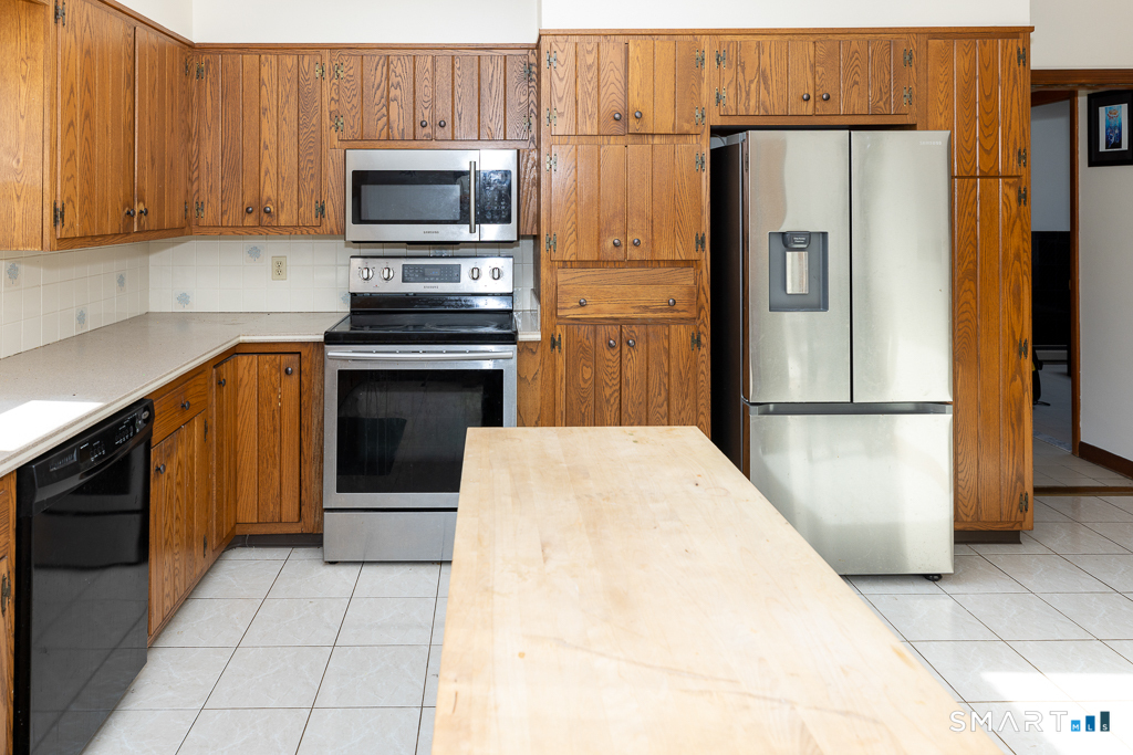 22 Jordan Terrace Waterford CT 06385