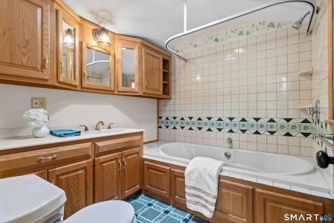 16 Lake Street Burlington CT 06013