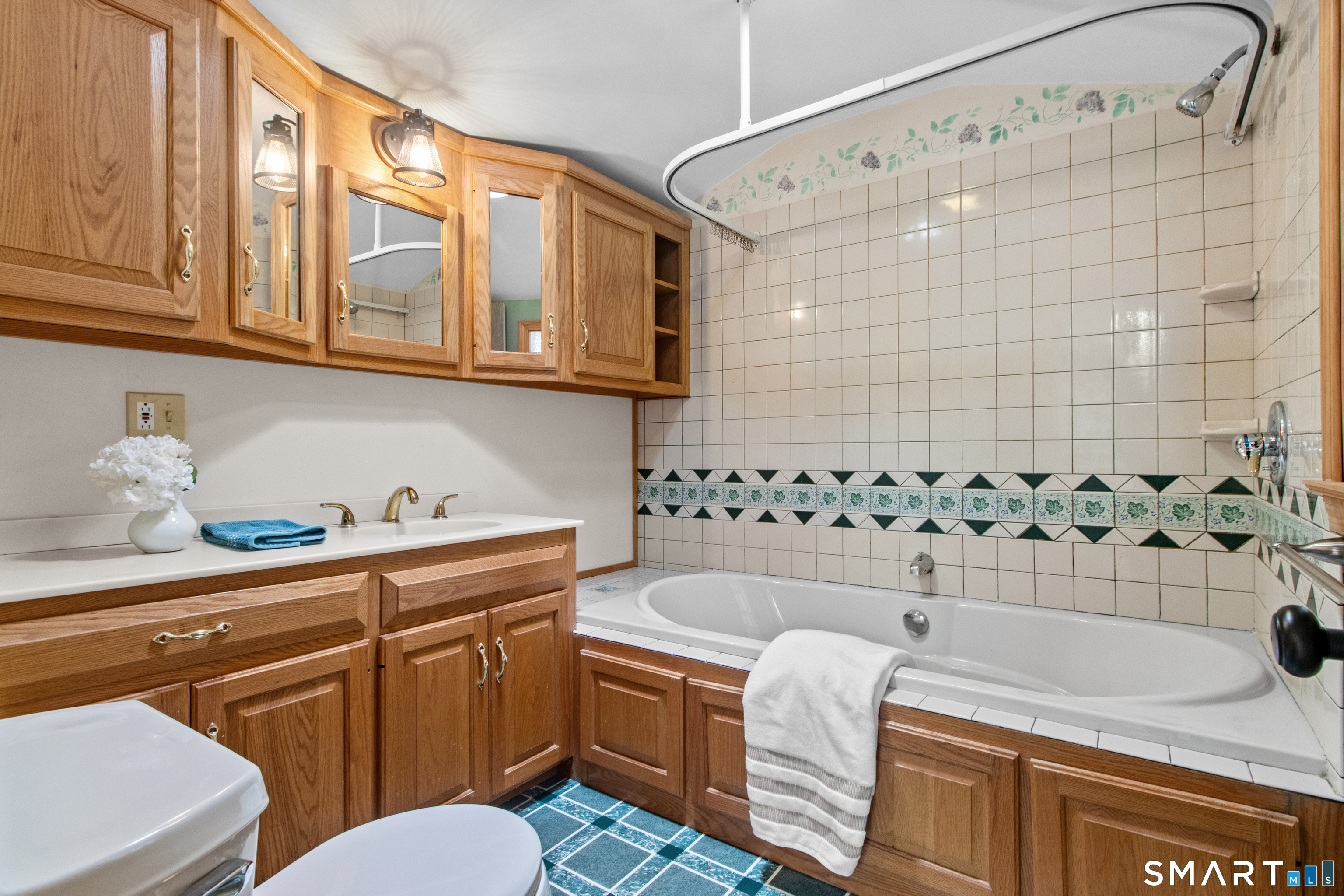 16 Lake Street Burlington CT 06013