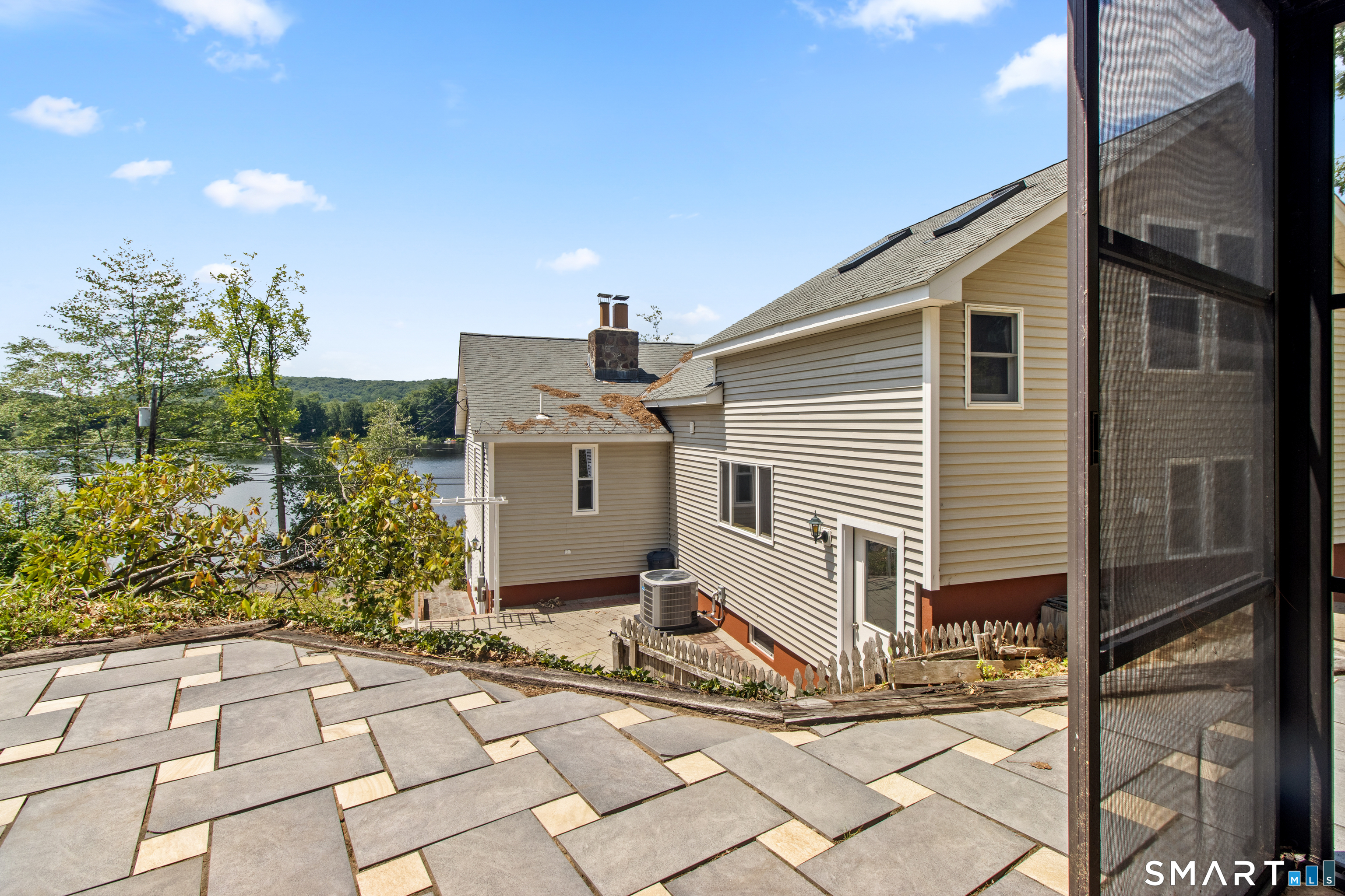 16 Lake Street Burlington CT 06013