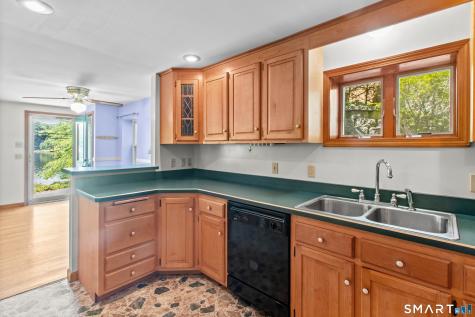 16 Lake Street Burlington CT 06013