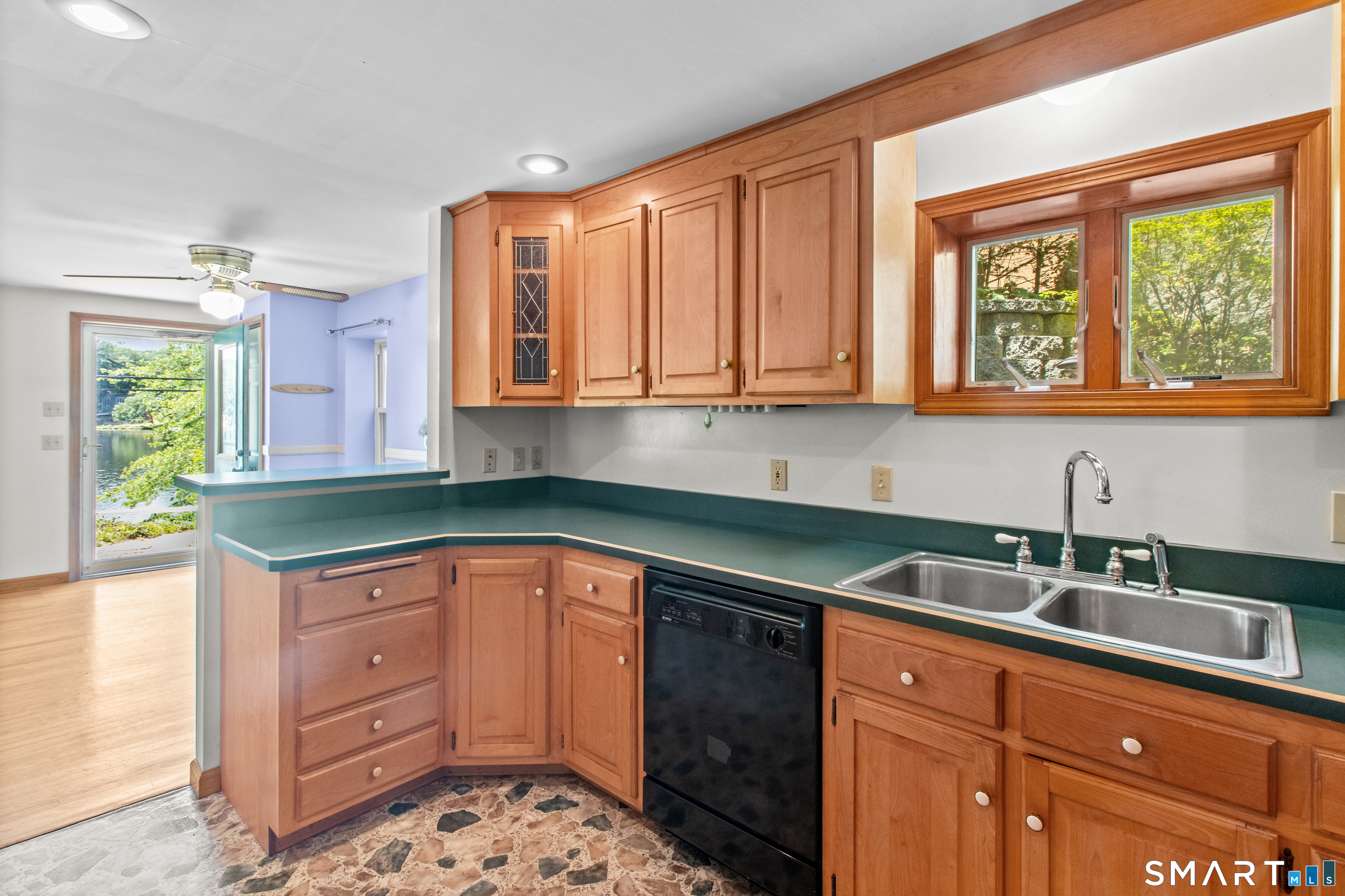 16 Lake Street Burlington CT 06013