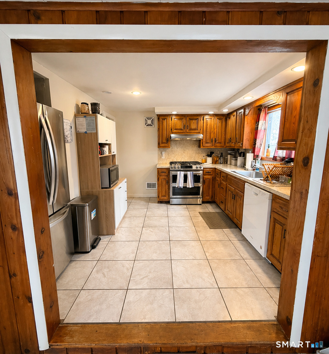 121 Pool Road North Haven CT 06473