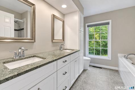 14 Spinnaker Road Waterford CT 06385