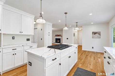 14 Spinnaker Road Waterford CT 06385