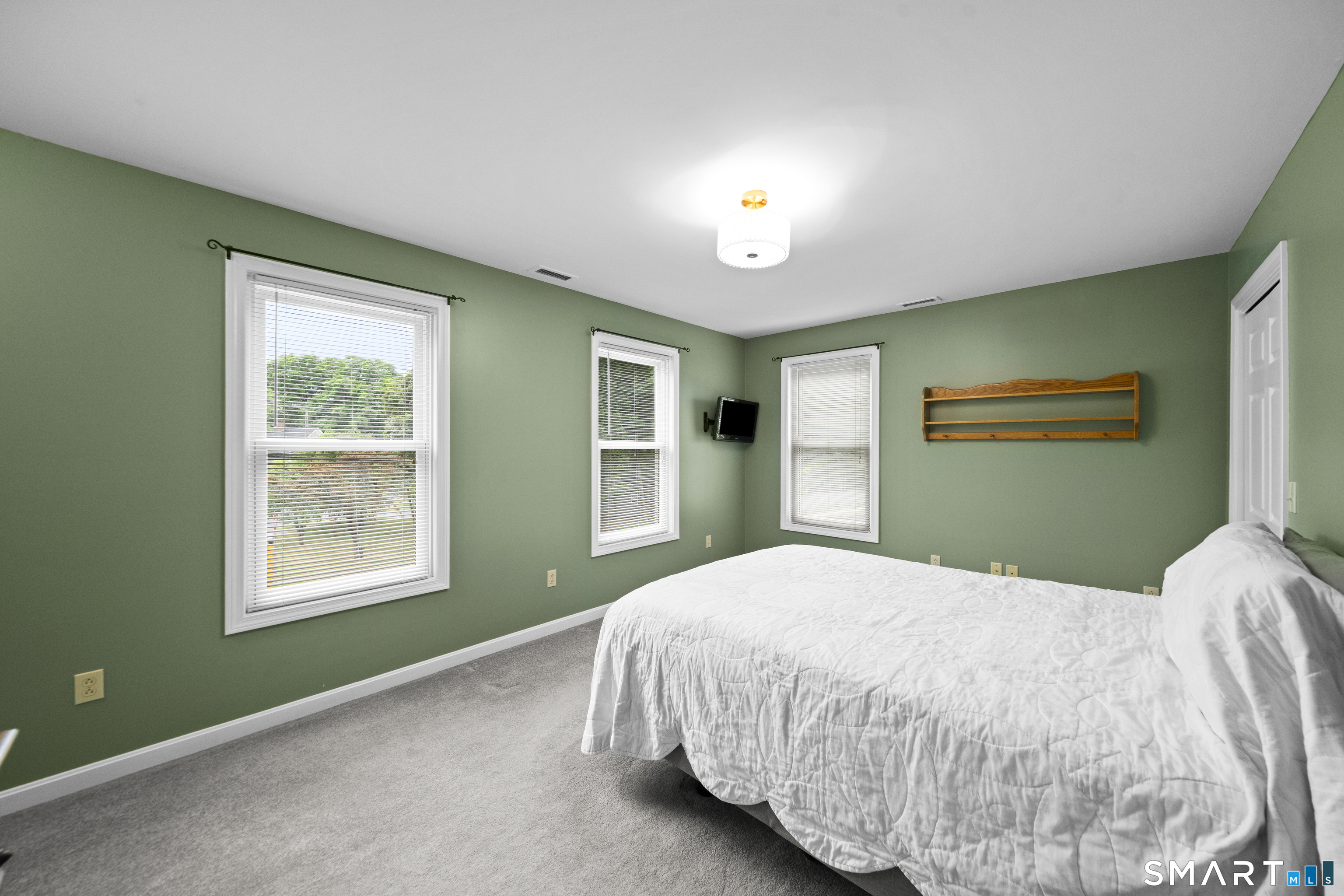 35 North Street Enfield CT 06082