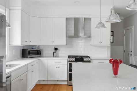 33 Tanbark Trail Farmington CT 06085