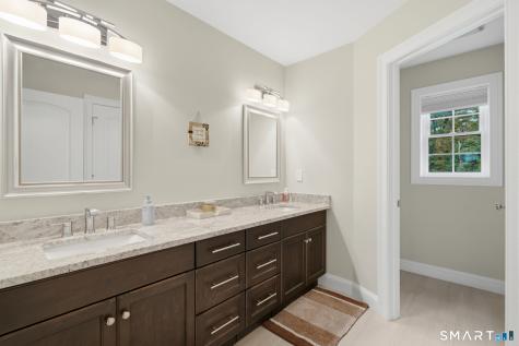 33 Tanbark Trail Farmington CT 06085
