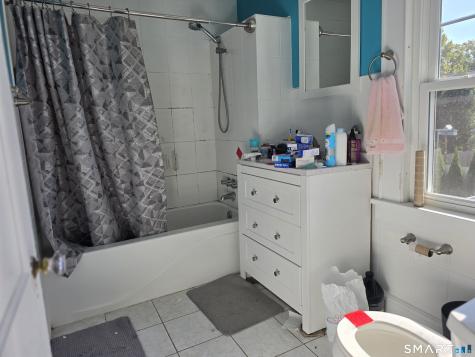 437 Woodstock Avenue Stratford CT 06614