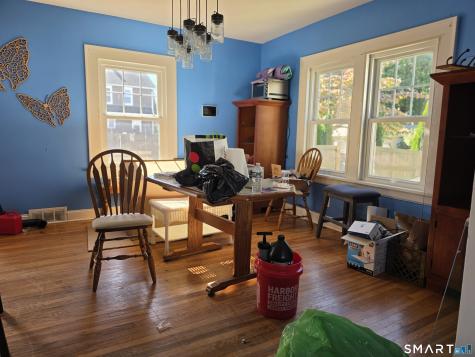 437 Woodstock Avenue Stratford CT 06614