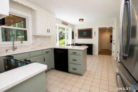 48 Quorn Hunt Road Simsbury CT 06092