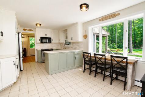 48 Quorn Hunt Road Simsbury CT 06092