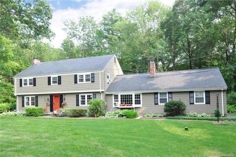 8 Whynwood Road Simsbury CT 06070