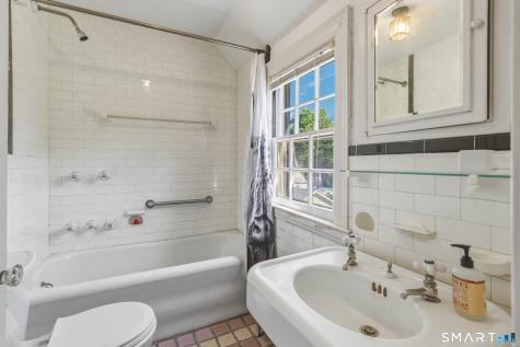 9 Bainbridge Road West Hartford CT 06119