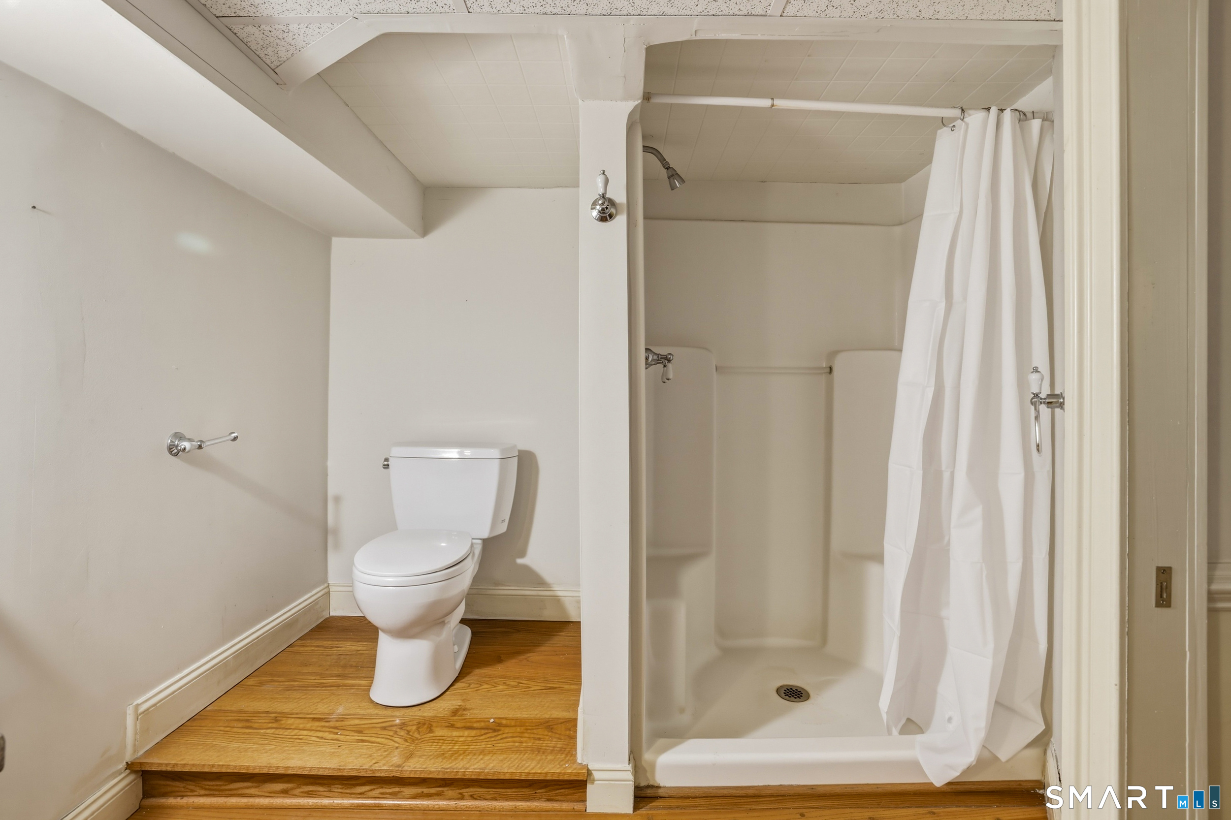 9 Bainbridge Road West Hartford CT 06119