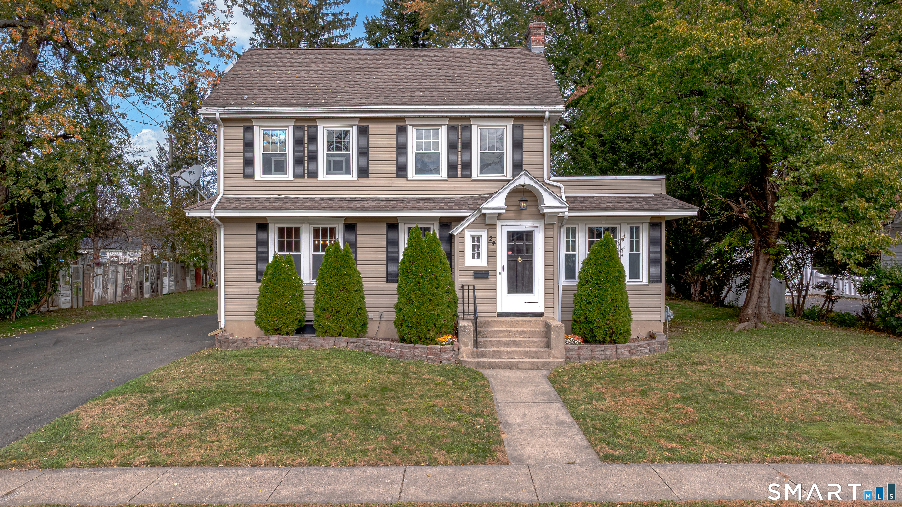 24 Giddings Avenue Windsor CT 06095