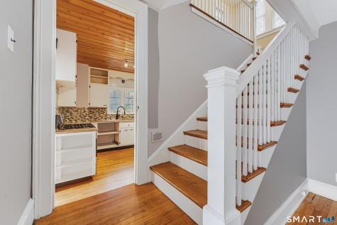 24 Giddings Avenue Windsor CT 06095
