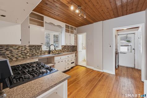 24 Giddings Avenue Windsor CT 06095