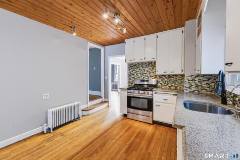 24 Giddings Avenue Windsor CT 06095