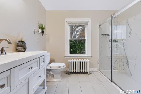 24 Giddings Avenue Windsor CT 06095