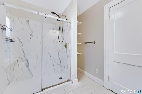 24 Giddings Avenue Windsor CT 06095