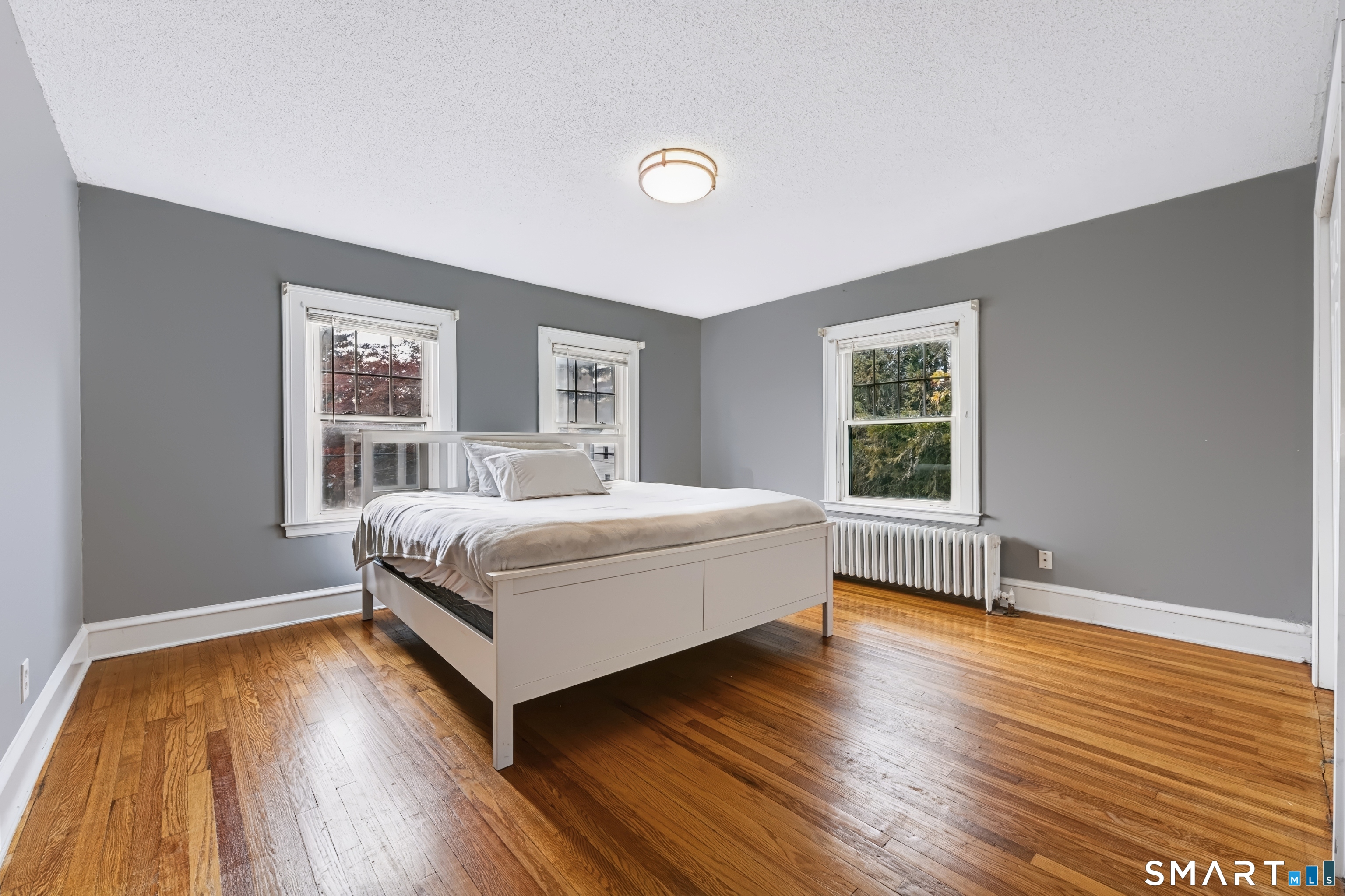 24 Giddings Avenue Windsor CT 06095