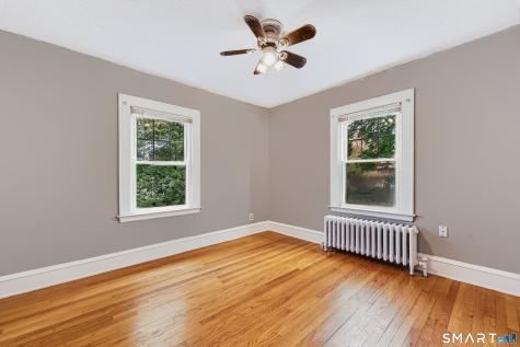 24 Giddings Avenue Windsor CT 06095