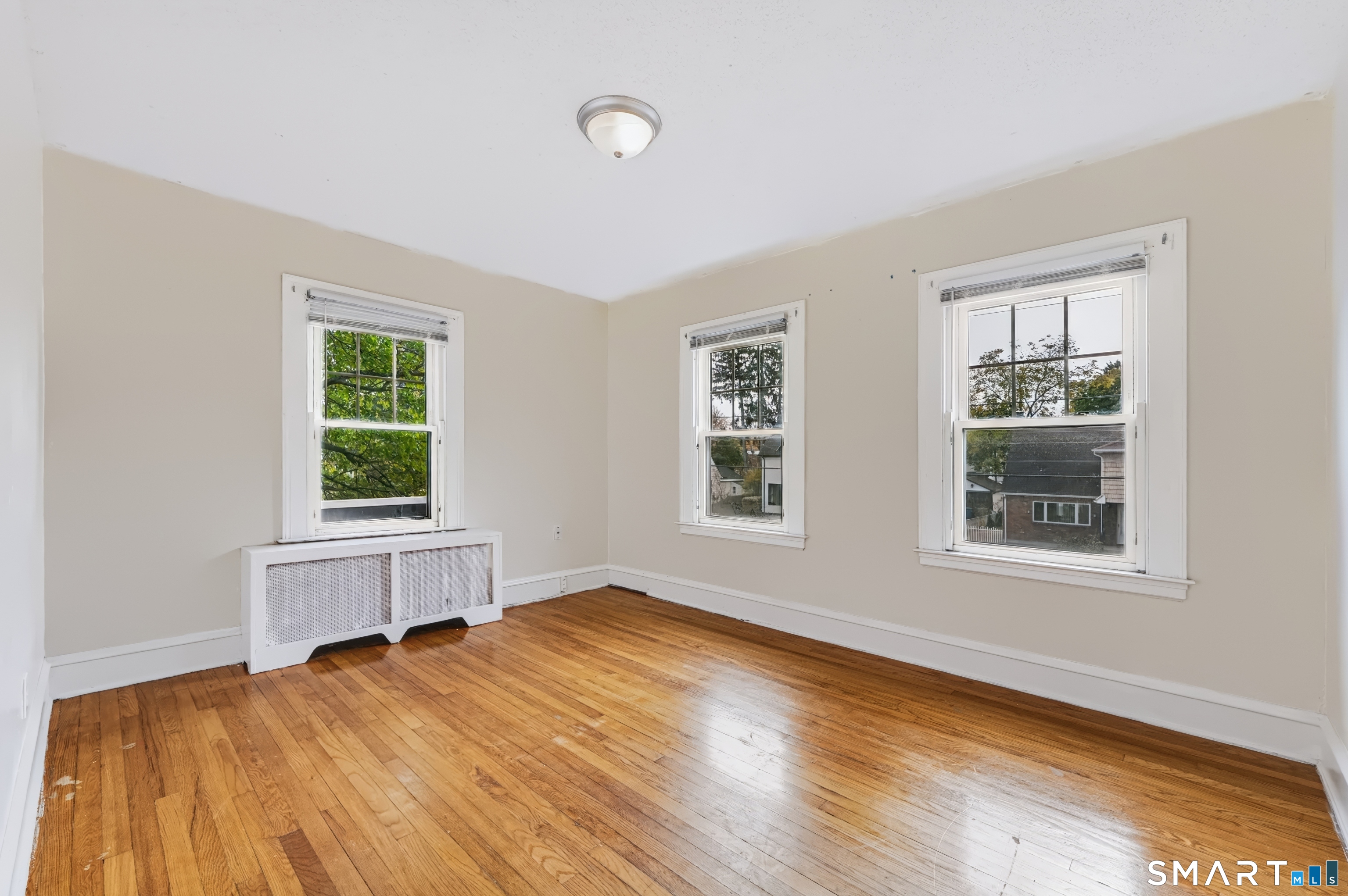 24 Giddings Avenue Windsor CT 06095