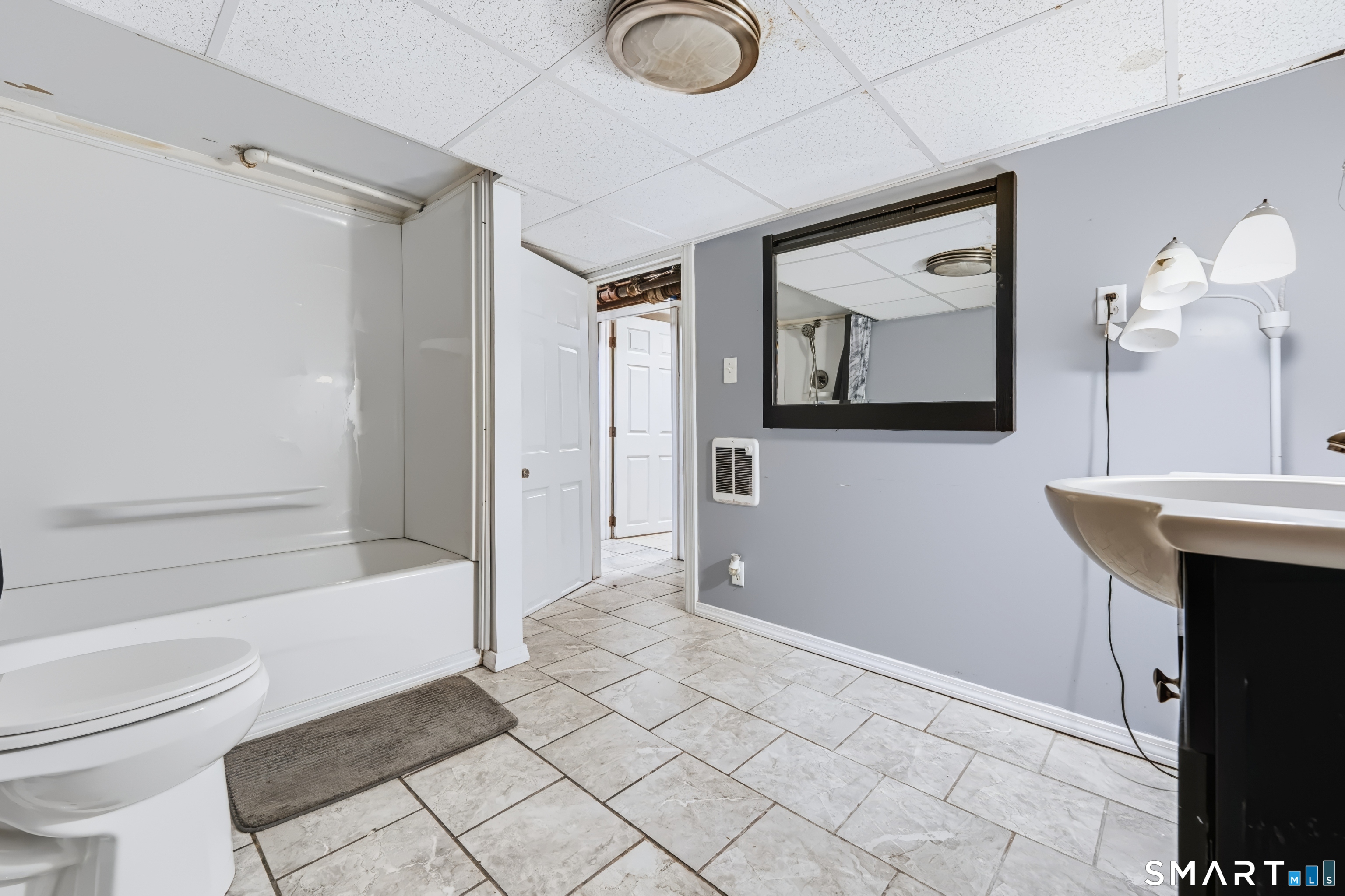 24 Giddings Avenue Windsor CT 06095