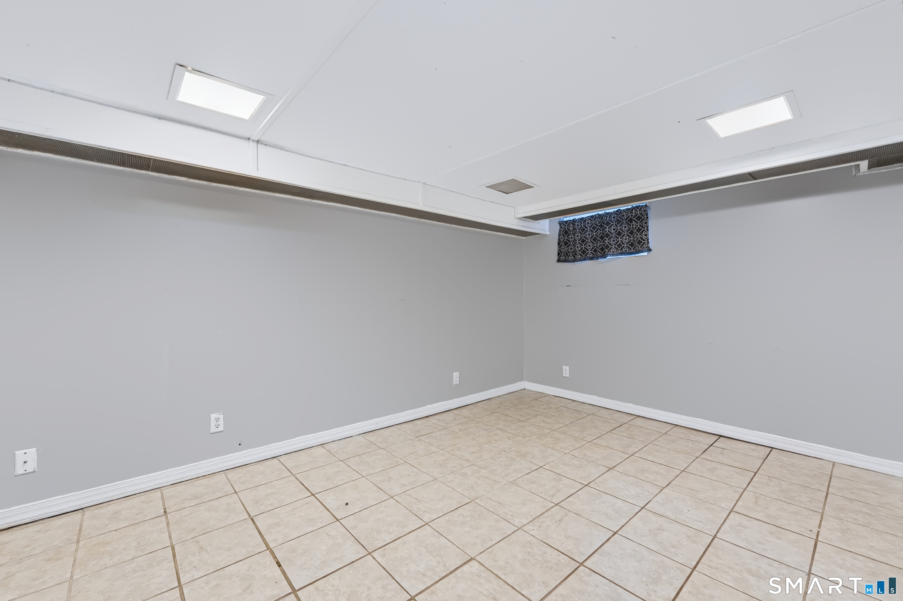 24 Giddings Avenue Windsor CT 06095