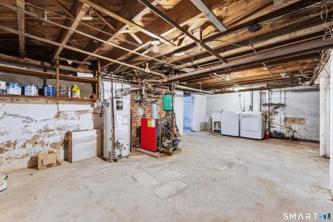 24 Giddings Avenue Windsor CT 06095