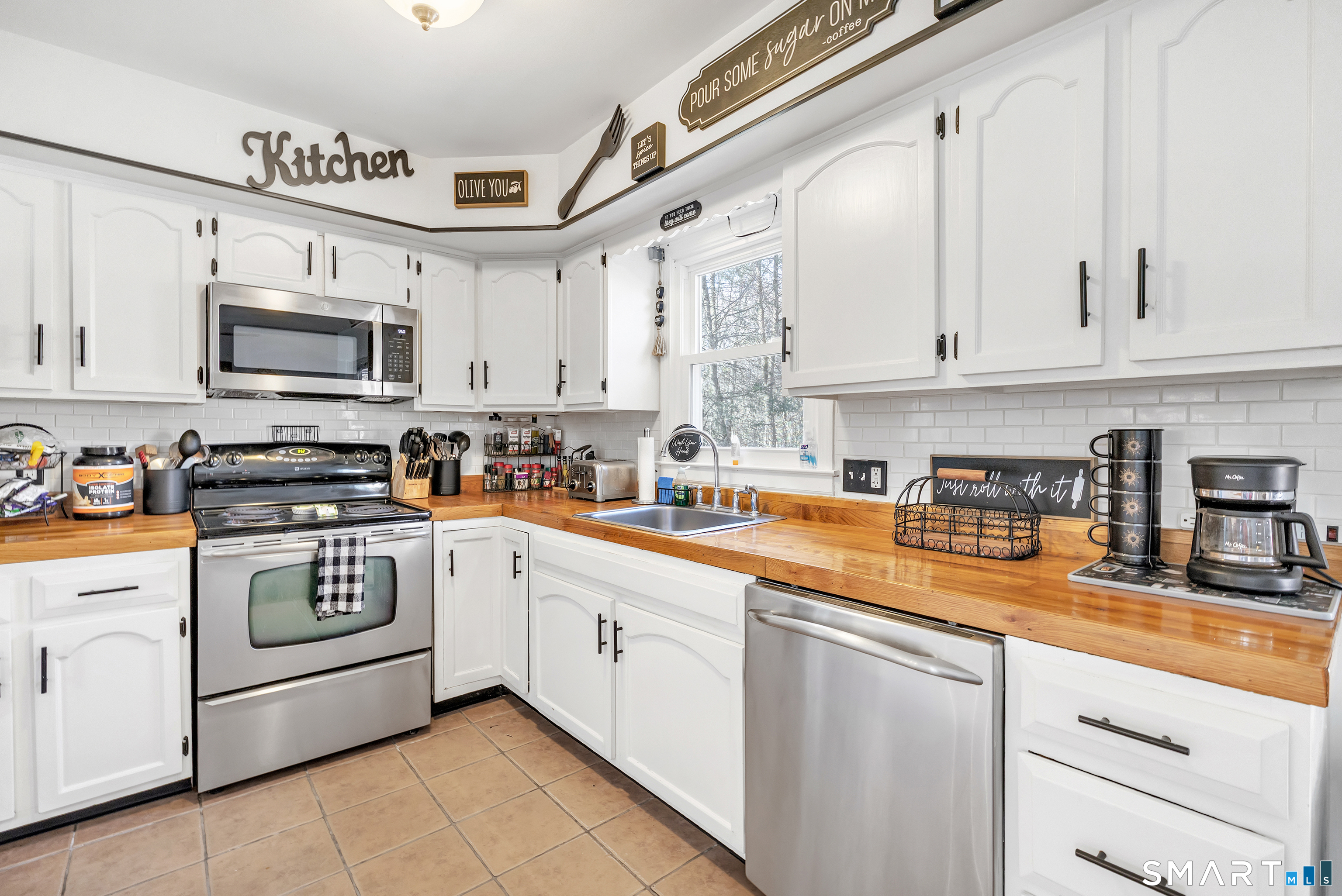 52 Cook Lane Beacon Falls CT 06403