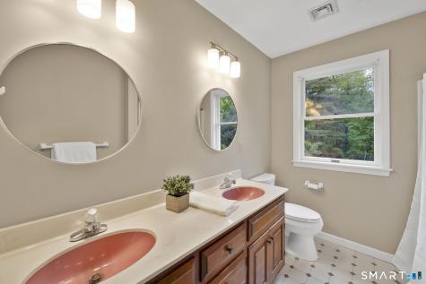 11 Benjamin Road Ellington CT 06029