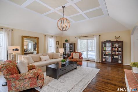 39 Bradley Lane Newtown CT 06482