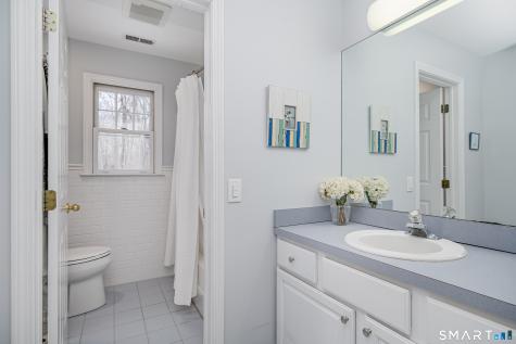 39 Bradley Lane Newtown CT 06482