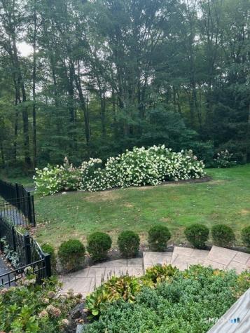 39 Bradley Lane Newtown CT 06482