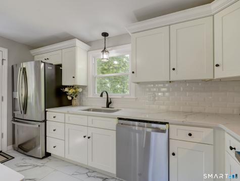 27 Meadow Road Burlington CT 06013
