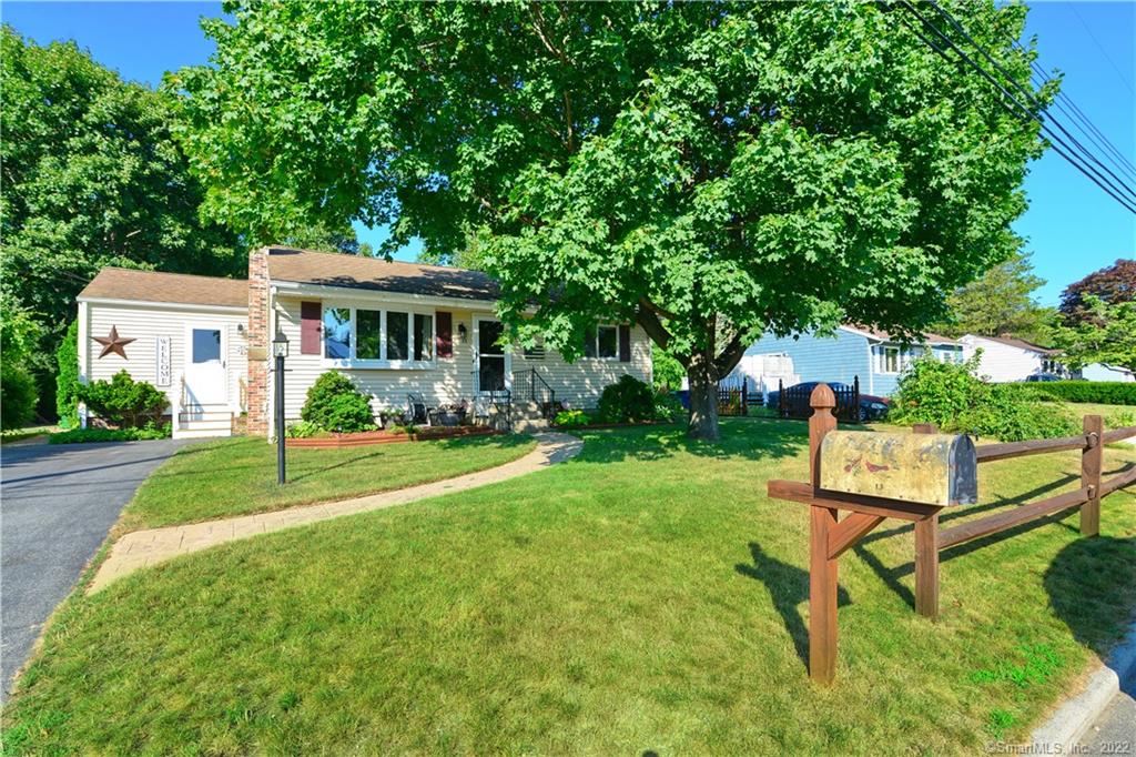 13 Mackenzie Road Waterford CT 06385